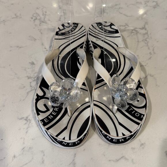 Y2K BCBGeneration black white platform flip flops size 10 clear gem flower - Picture 4 of 14